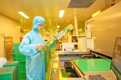 睿杰鑫電子鉚足干勁忙生產，今年通訊設備產值預計突破8億元